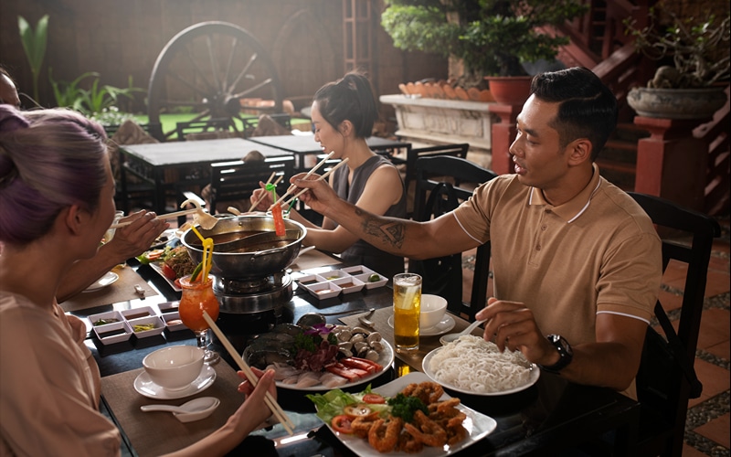 How Tech Is Connecting Singapore to 24-Hour Halal Food Anytime, Anywhere a late-night dinner with a halal-certified food