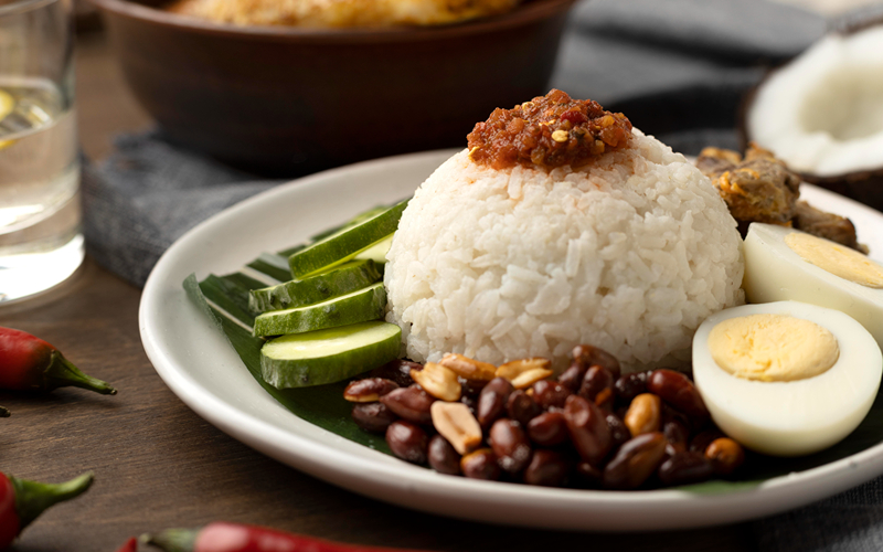 An image of nasi lemak