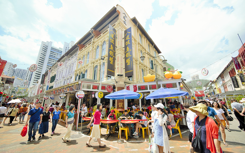 Image of the entrance to Singapore’s Chinatown