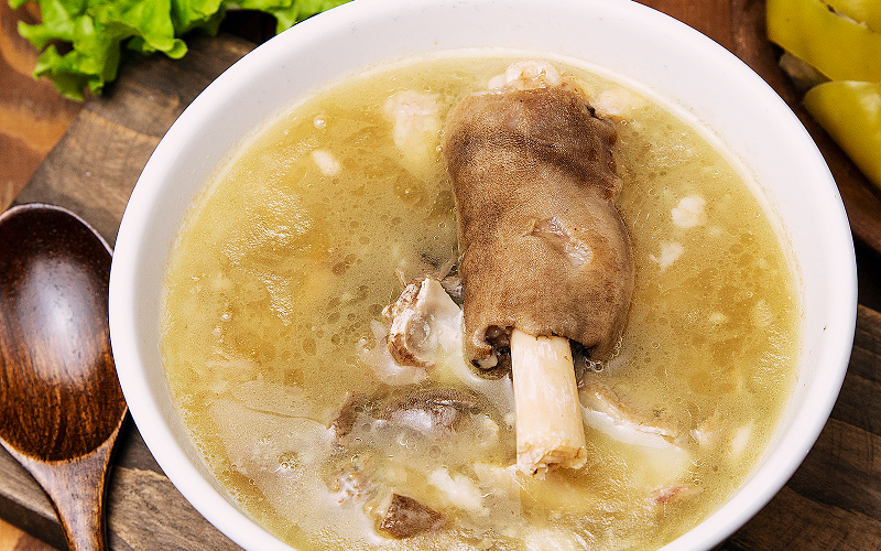 a big pot of sup tulang